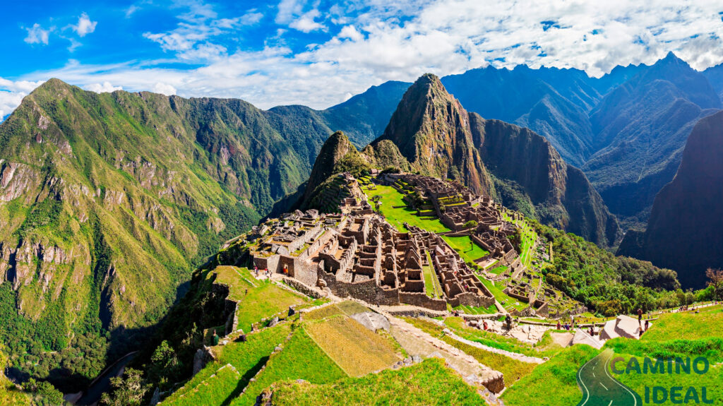 El Machu Picchu en todo su esplendor, una joya turística de Perú