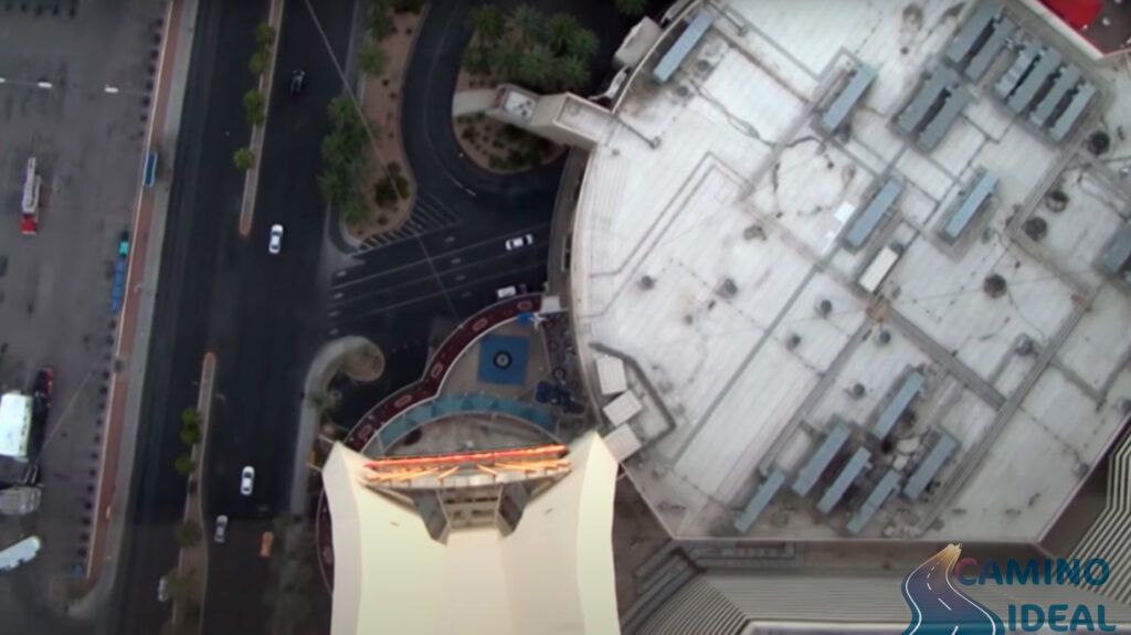 Vista que tiene aquel que va a tirarse desde la Torre Stratosphere en Las Vegas