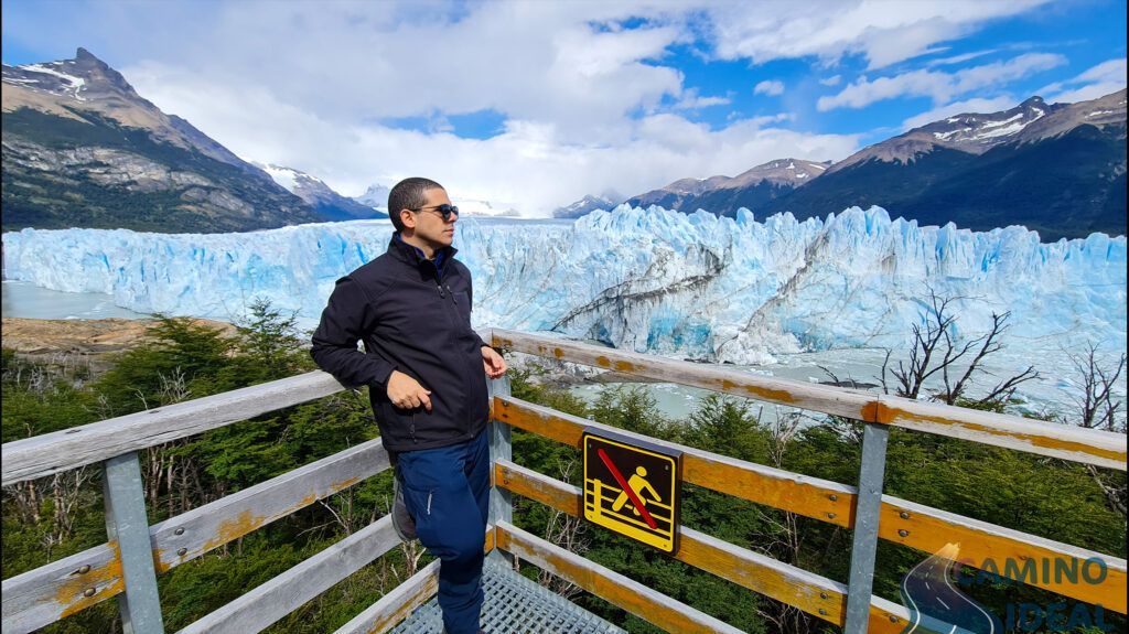 Edu en las pasarelas del Parque Nacional Los Glaciares.